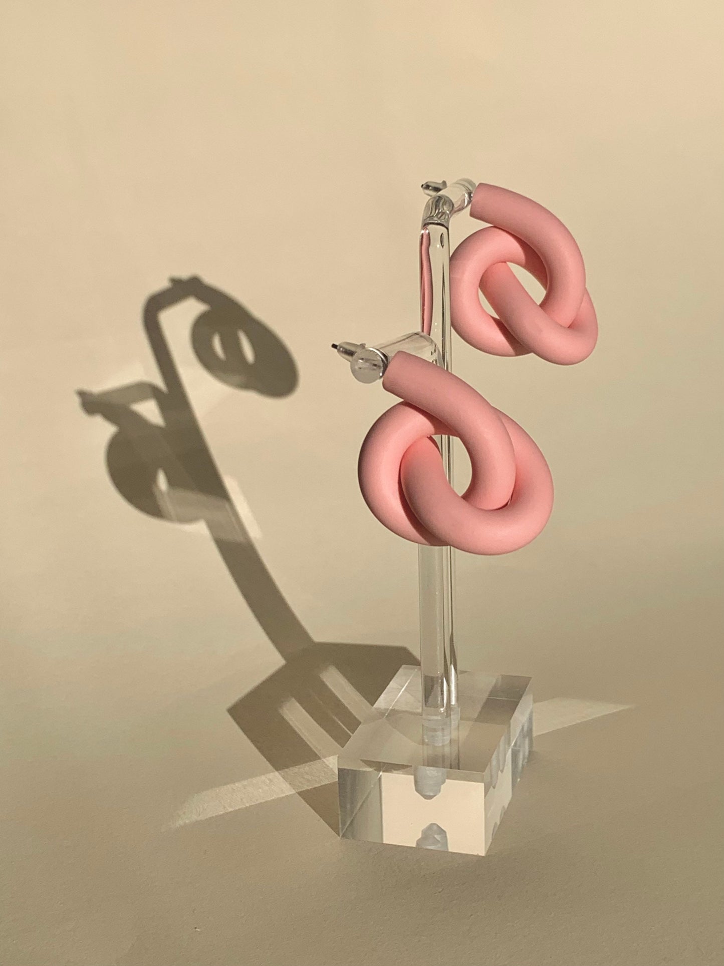 KNOT HOOPS