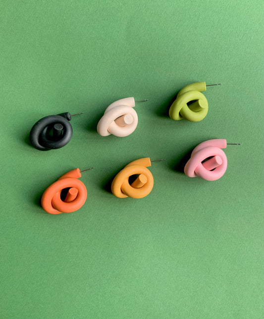 KNOT HOOPS