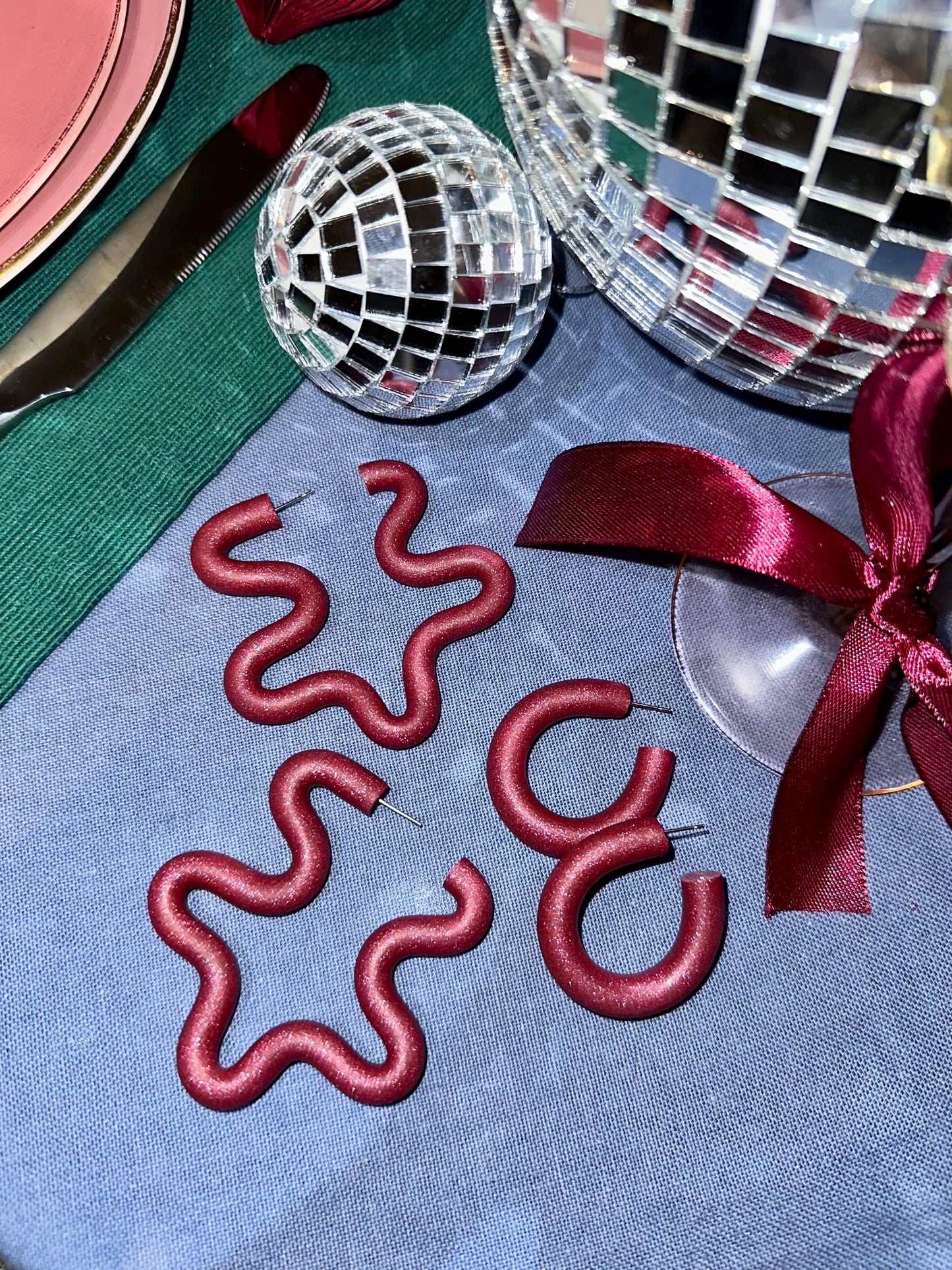 FESTIVE HOOPS